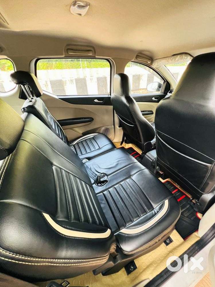 Renault Triber Rxz, 2023, Petrol
