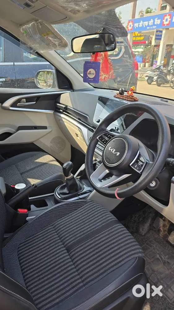 Kia Carens 2024 Petrol Well Maintained