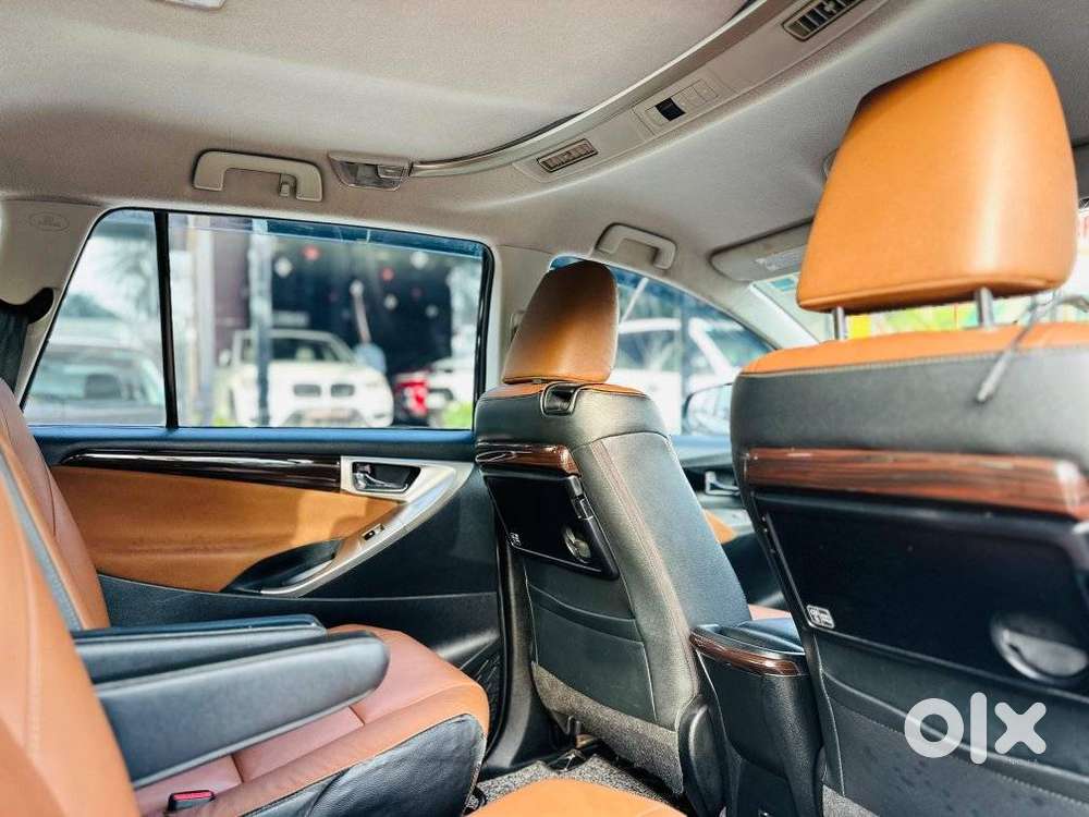 Toyota Innova Crysta 2.8z Automatic, 2017, Diesel