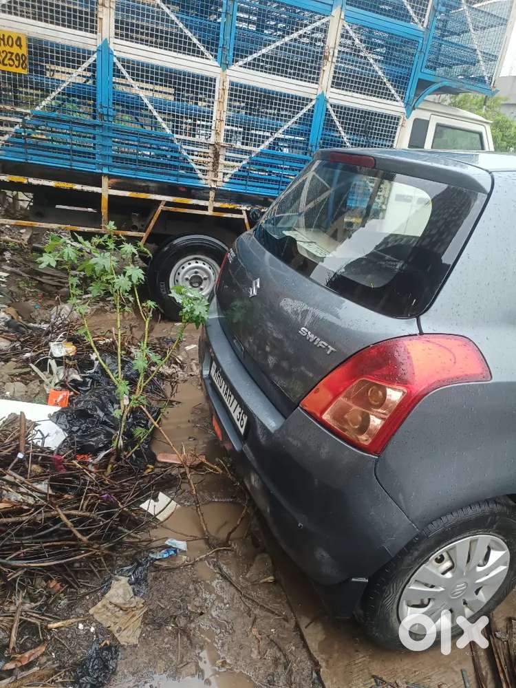 Maruti Suzuki Swift 2009 Petrol 100000 Km Driven