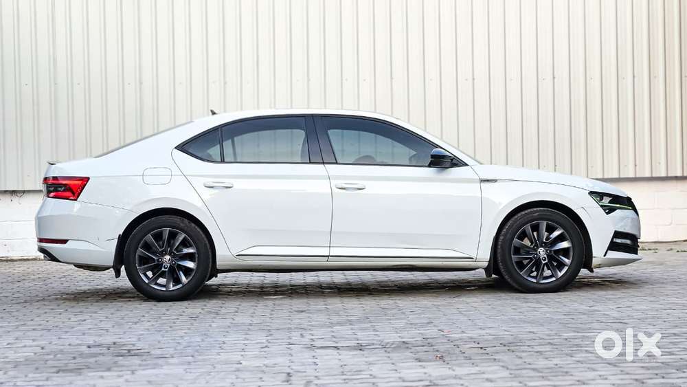 Skoda Superb 2.0 Sportline Tsi At, 2021, Petrol
