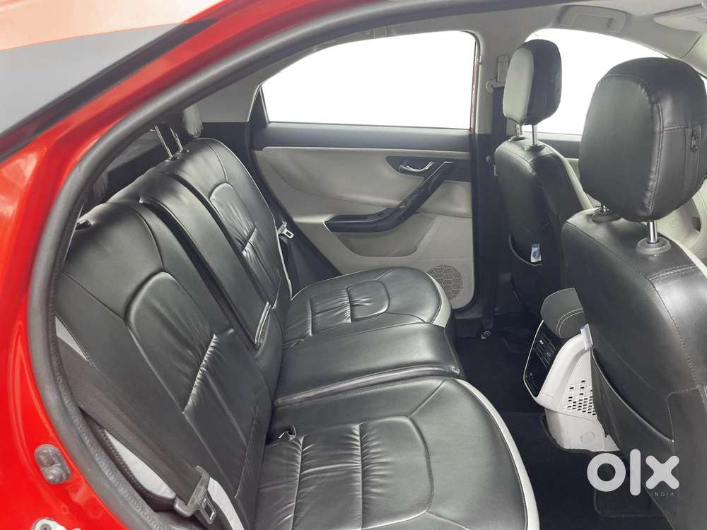 Tata Nexon 1.2 Revotron XZA Plus DualTone, 2021, Petrol