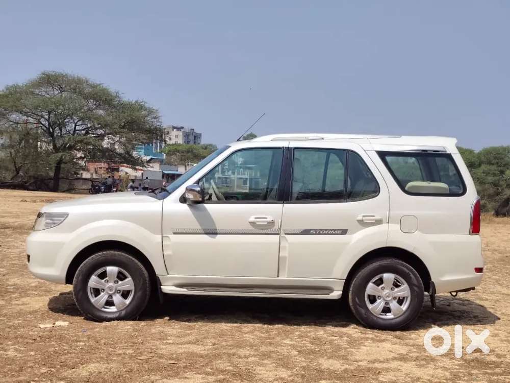 Tata Safari Storme 2014
