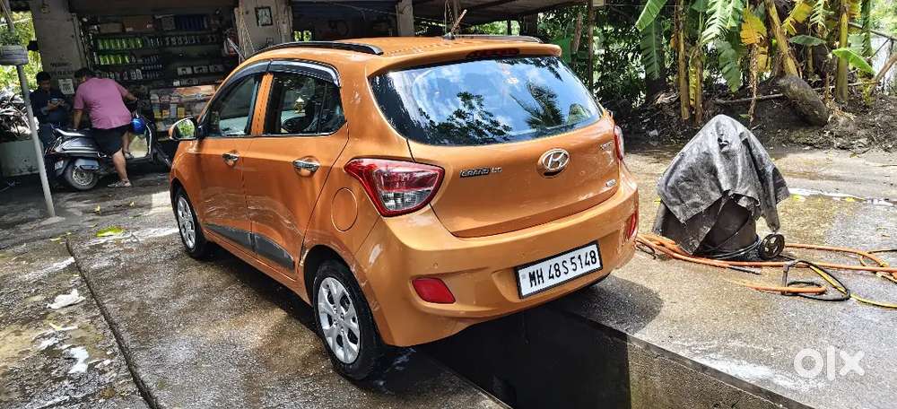 Grand I10 Sportz Top Model