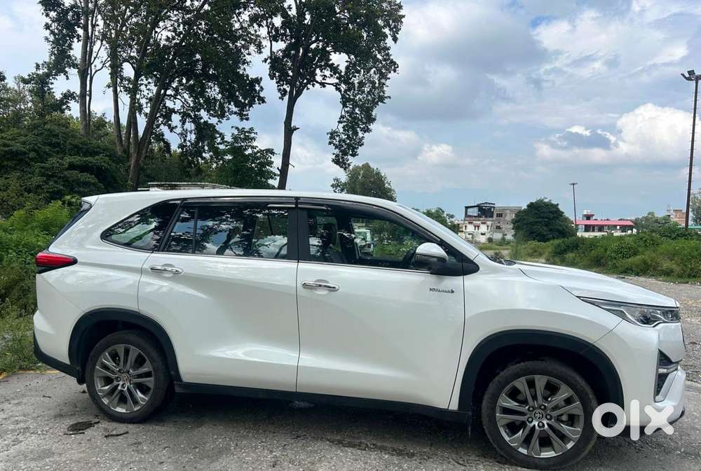 Toyota Innova Hycross 2.0 Zx Hybrid 7 Str, 2024, Petrol