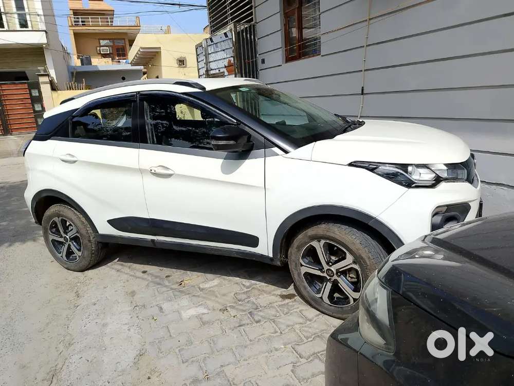 Tata Nexon Xz+ Petrol
