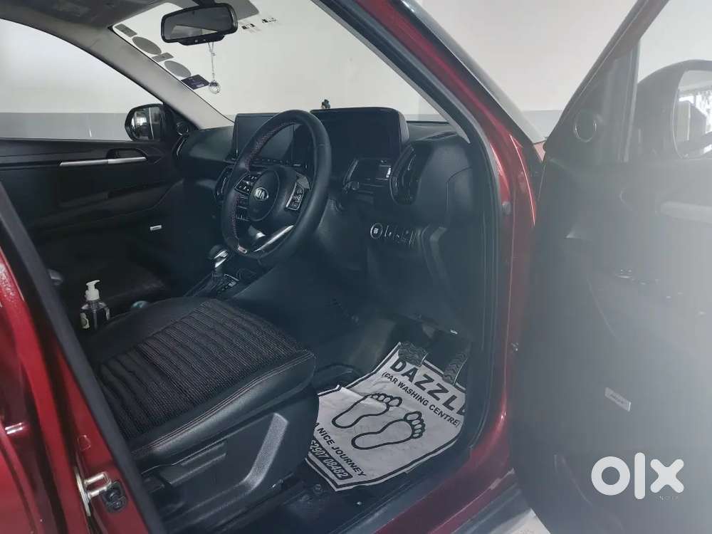 Single-owner Kia Sonet Top-variant Gtx+ Petrol 7-speed Dct Automatic.