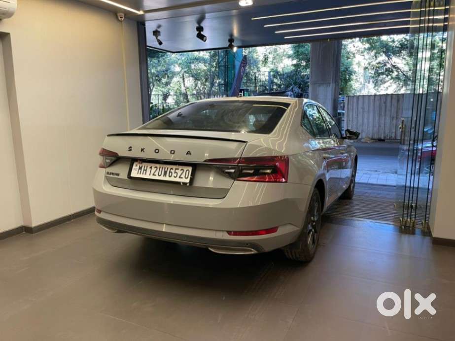 Skoda Superb [2020-ongoing] 1.8 Sportline, 2022, Petrol