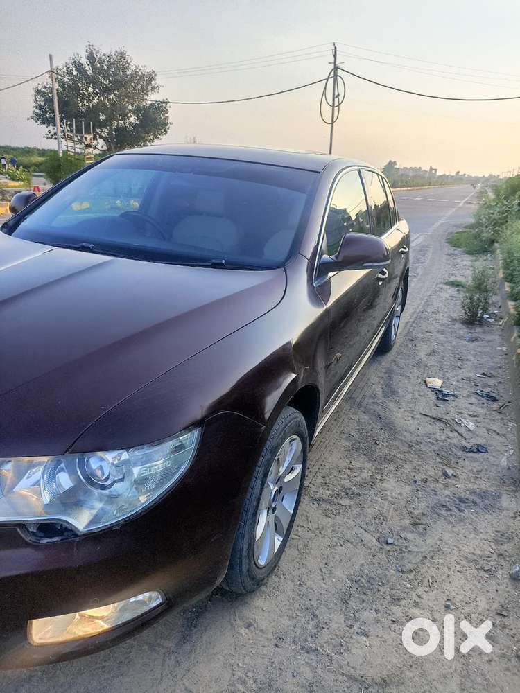 Skoda Superb 2011 Petrol Well Maintained