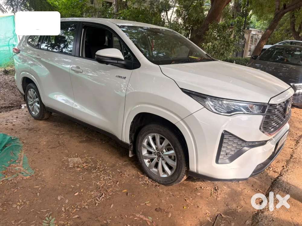 Toyota Innova Hycross 2.0 Vx Hybrid 7 Str, 2025, Petrol