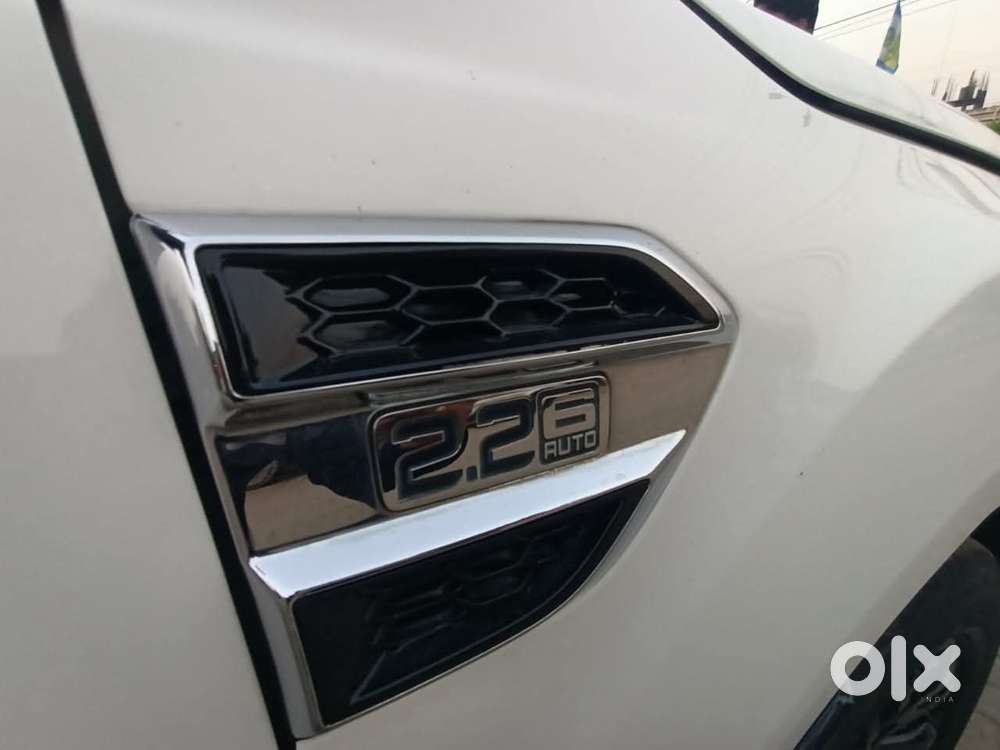 Ford Endeavour 2.2 Trend 4x2 Mt, 2016, Diesel