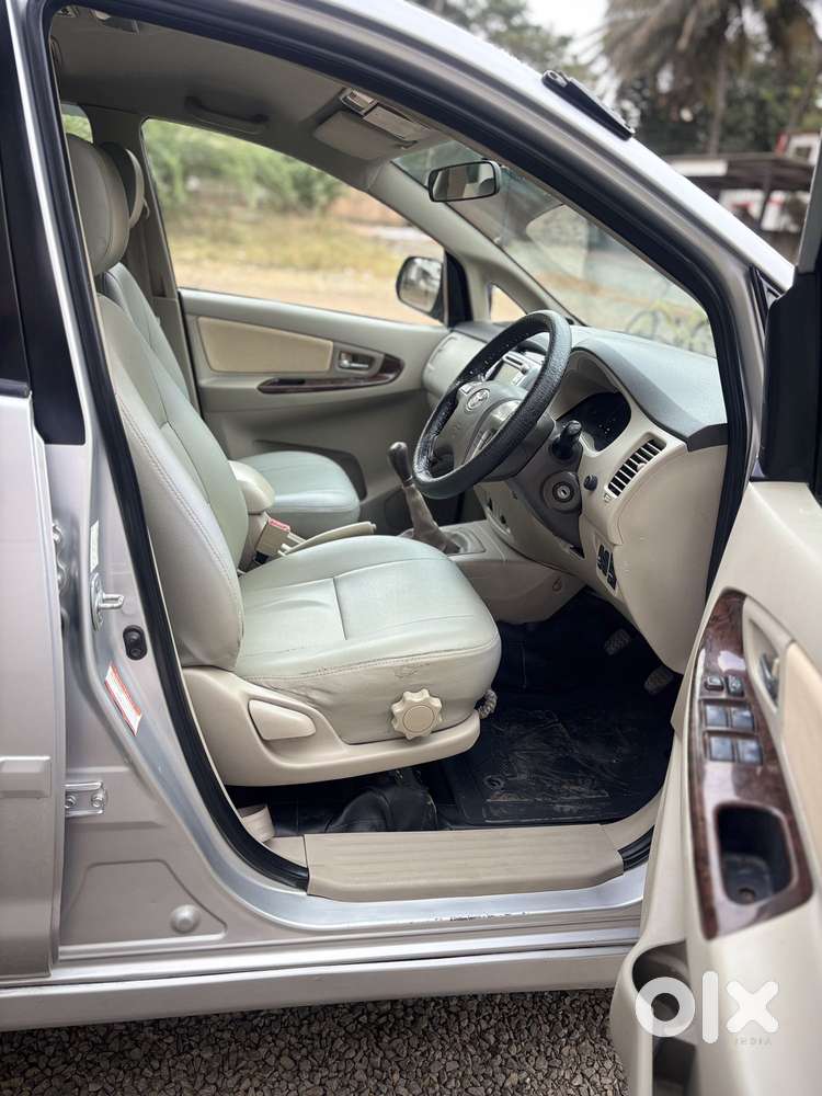 Toyota Innova 2.5 Vx (diesel) 7 Seater Bs Iv, 2013, Diesel
