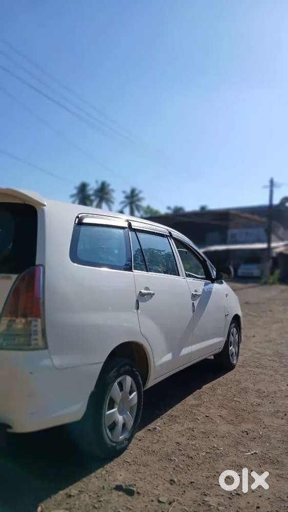 Toyota Innova 2010 Diesel Well Maintained