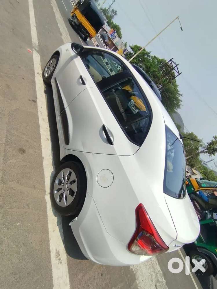 Hyundai Xcent 2016