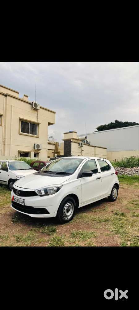 Tata Tiago Xe, 2017, Petrol