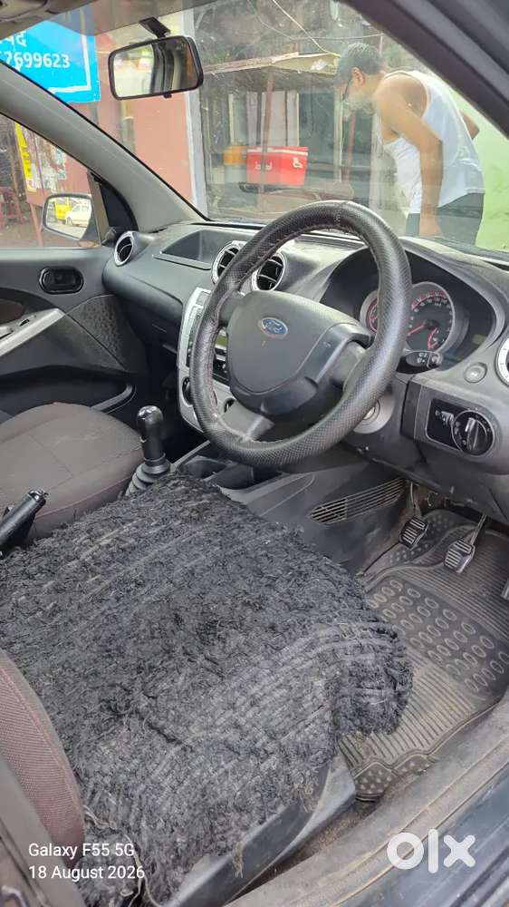 Ford Figo Titanium 1.5l Tdci 2012