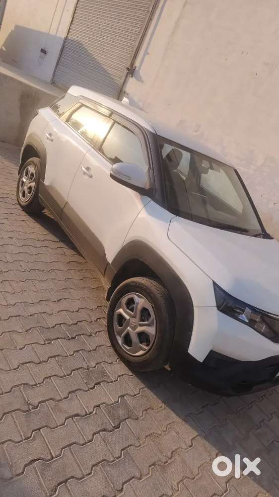Maruti Suzuki Brezza Vxi 2025