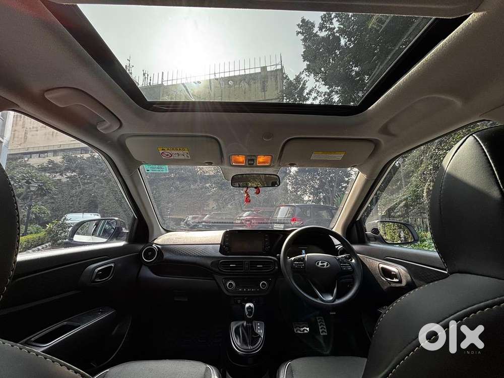 Hyundai Exter Amt Dual Tone White Sunroof  8500 Kms  Less Than 1 Yr