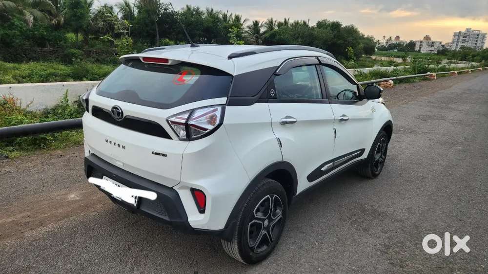 Tata Nexon &ndash;  Petrol
Automatic (second Top Model)