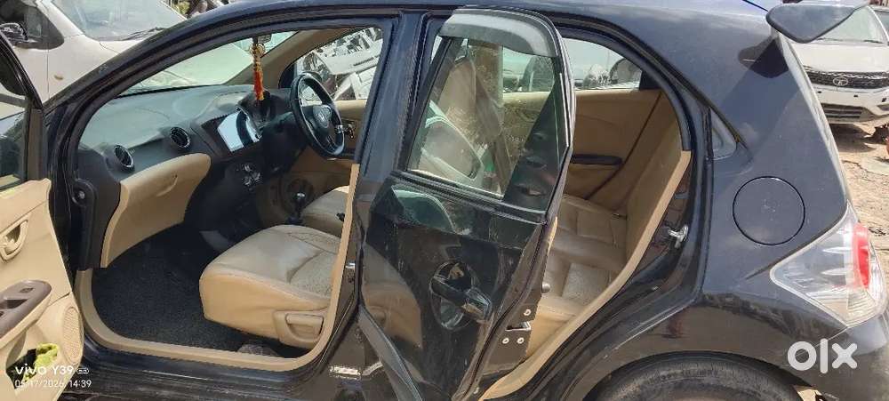 Honda Brio Petrol Mt 2014