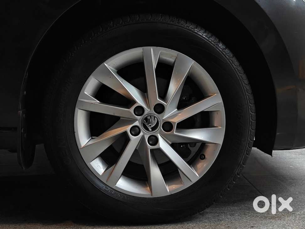 Skoda Slavia 1.0 Ambition Tsi At, 2023, Petrol