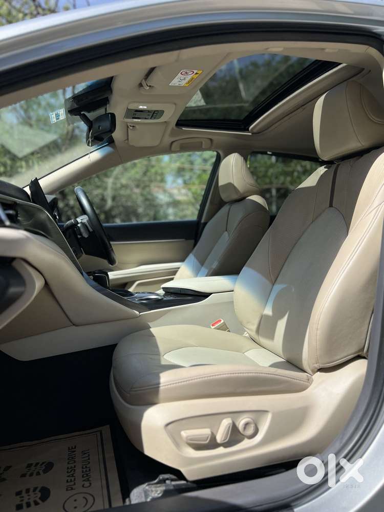 Toyota Camry 2.5 Hybrid, 2022, Petrol