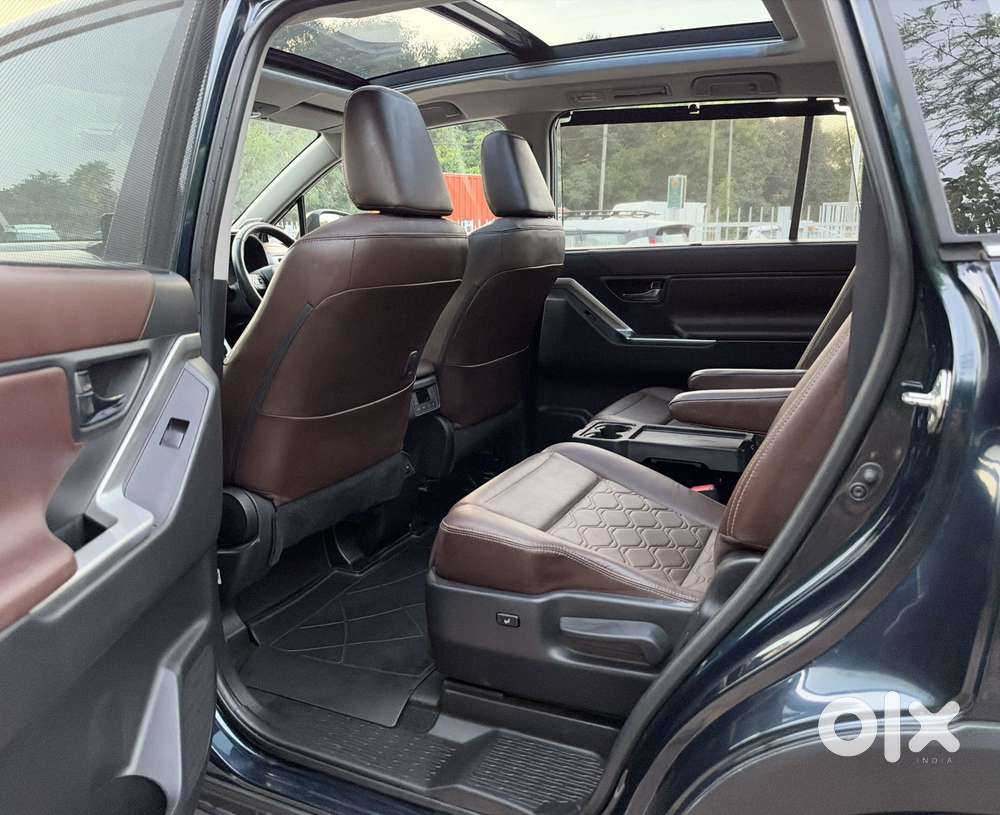 Toyota Innova Hycross 2.0 Zx (o) Hybrid 7 Str, 2024, Petrol