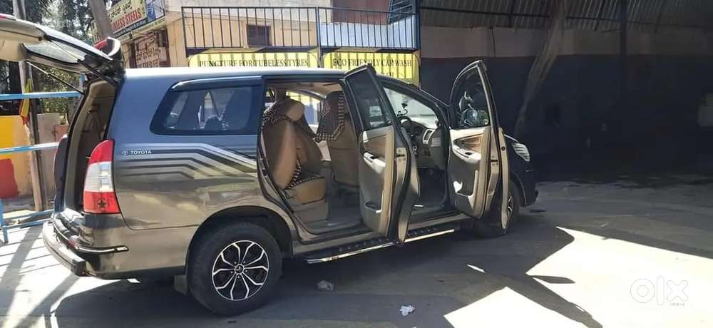 Toyota Innova 2014