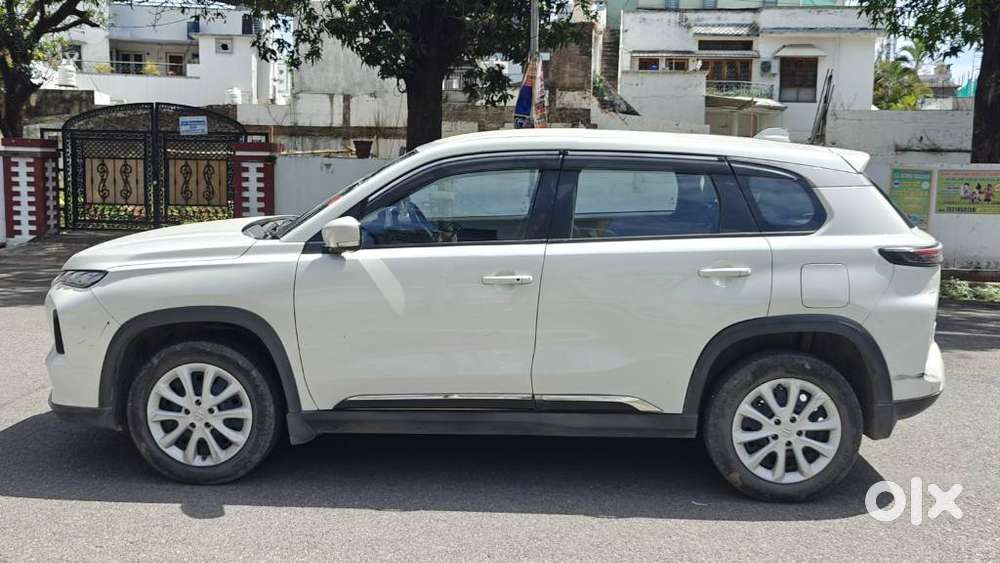 Maruti Suzuki Grand Vitara 1.5 Delta Smart Hybrid At, 2023, Petrol