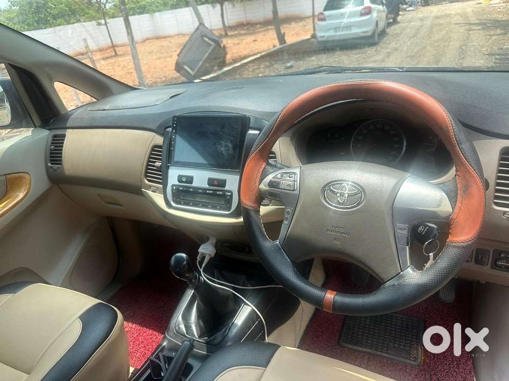 Toyota Innova 2016 Diesel 350000 Km Driven