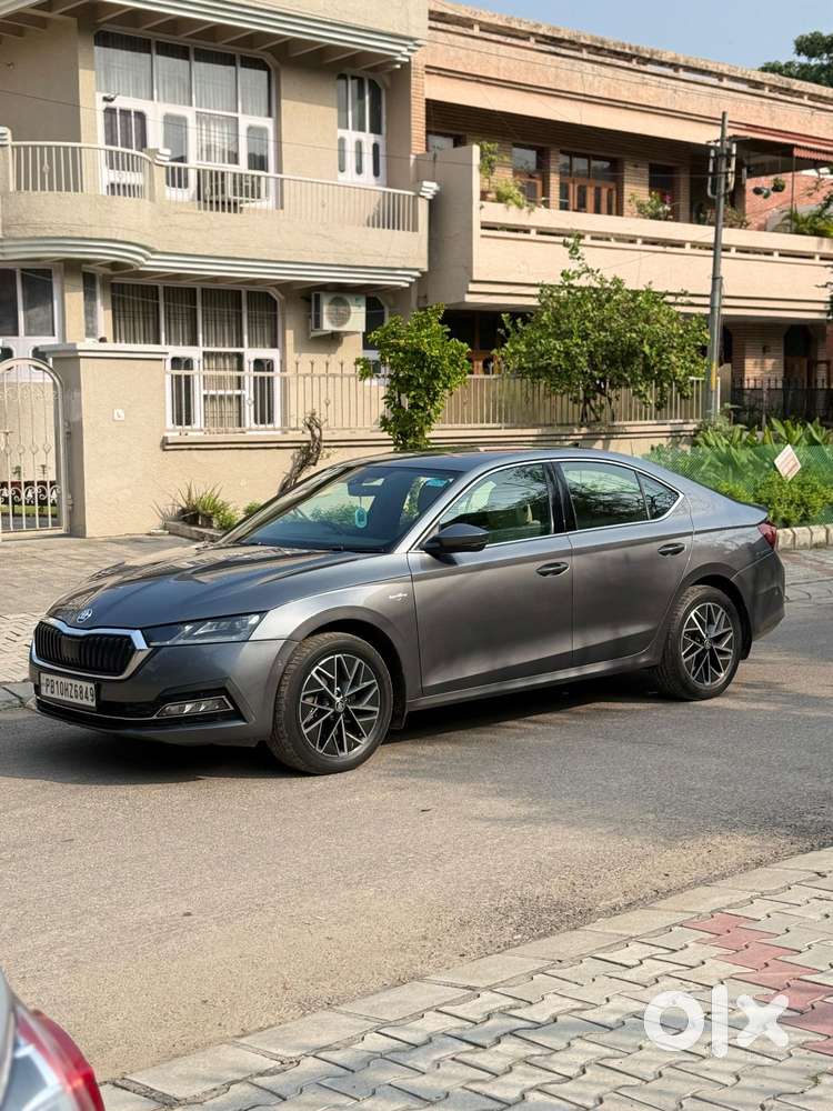 Skoda Octavia 2.0 L K Tsi At, 2023, Petrol