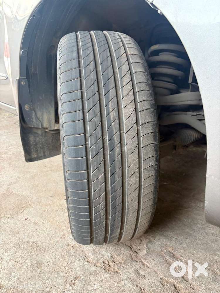 Toyota Innova Crysta 2.8 Z At 2016 Diesel Well Maintained