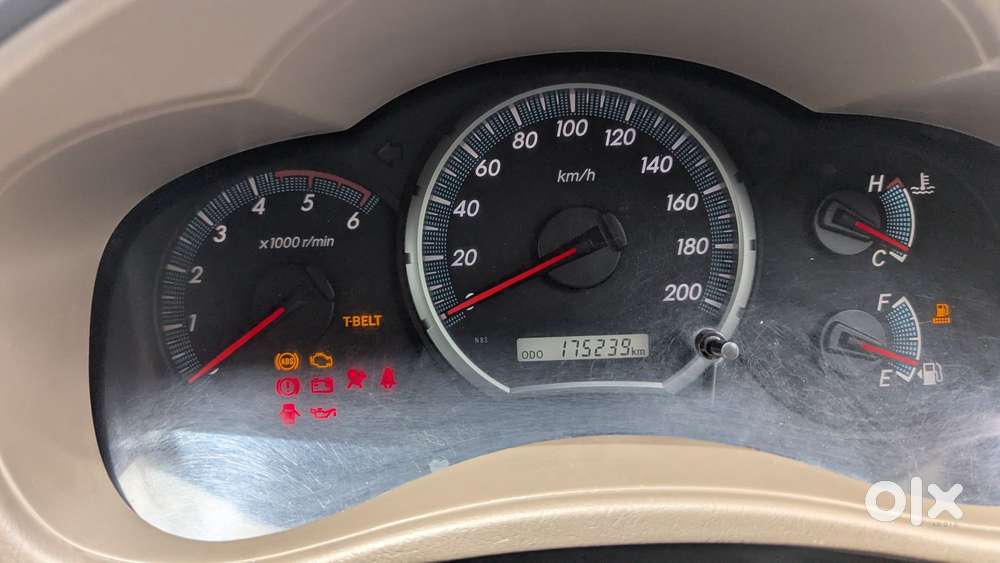 Toyota Innova 2.5 Vx 8 Seater Bs Iv, 2015, Diesel