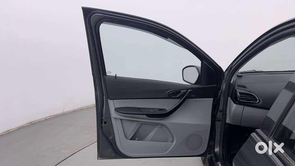 Tata Tiago 1.2 Revotron Xt Option, 2020, Petrol