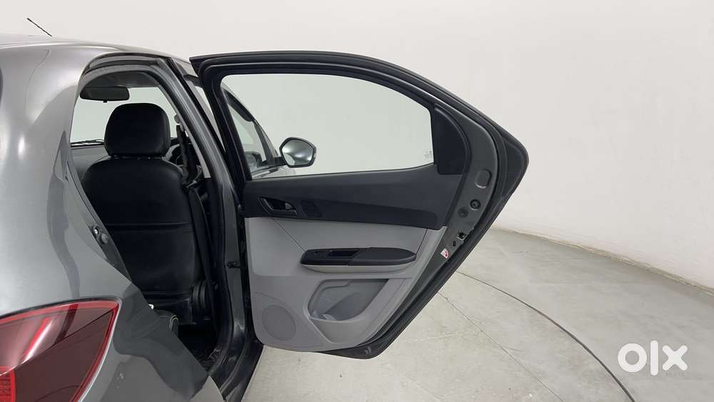 Tata Tiago Xza, 2022, Petrol