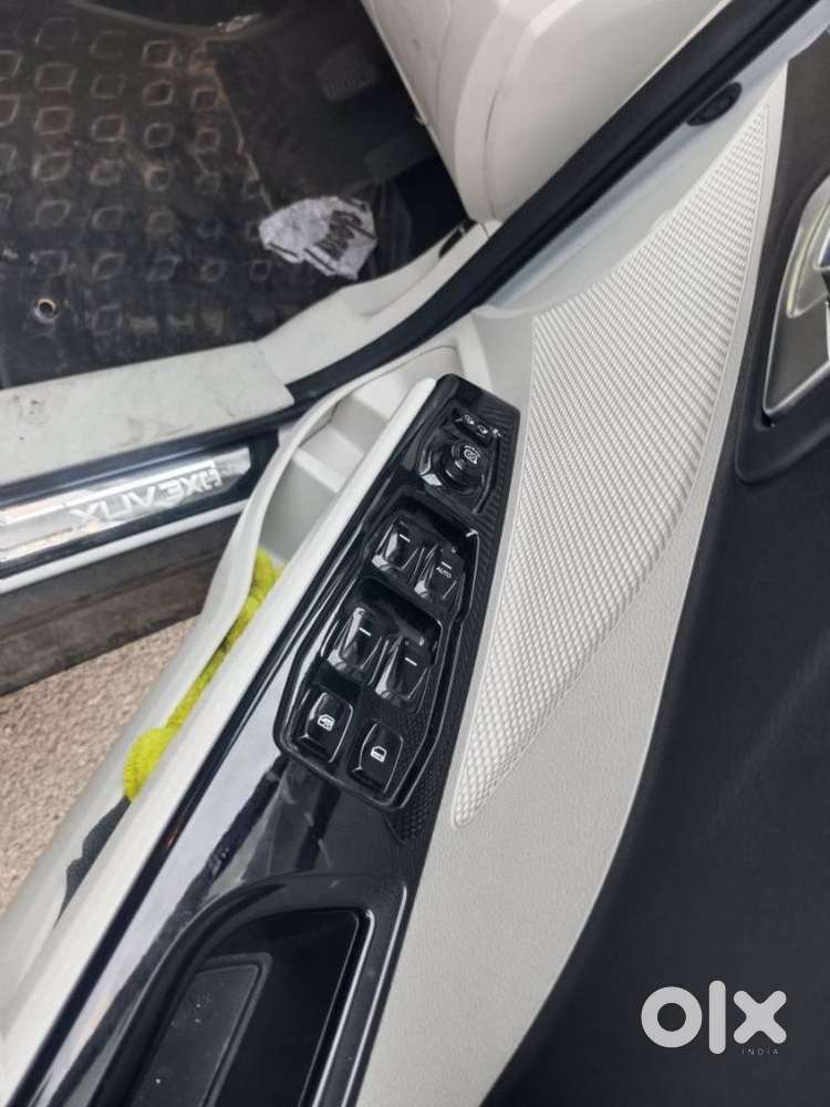 Mahindra Xuv 3xo Ax5 Pm Mt, 2024, Petrol