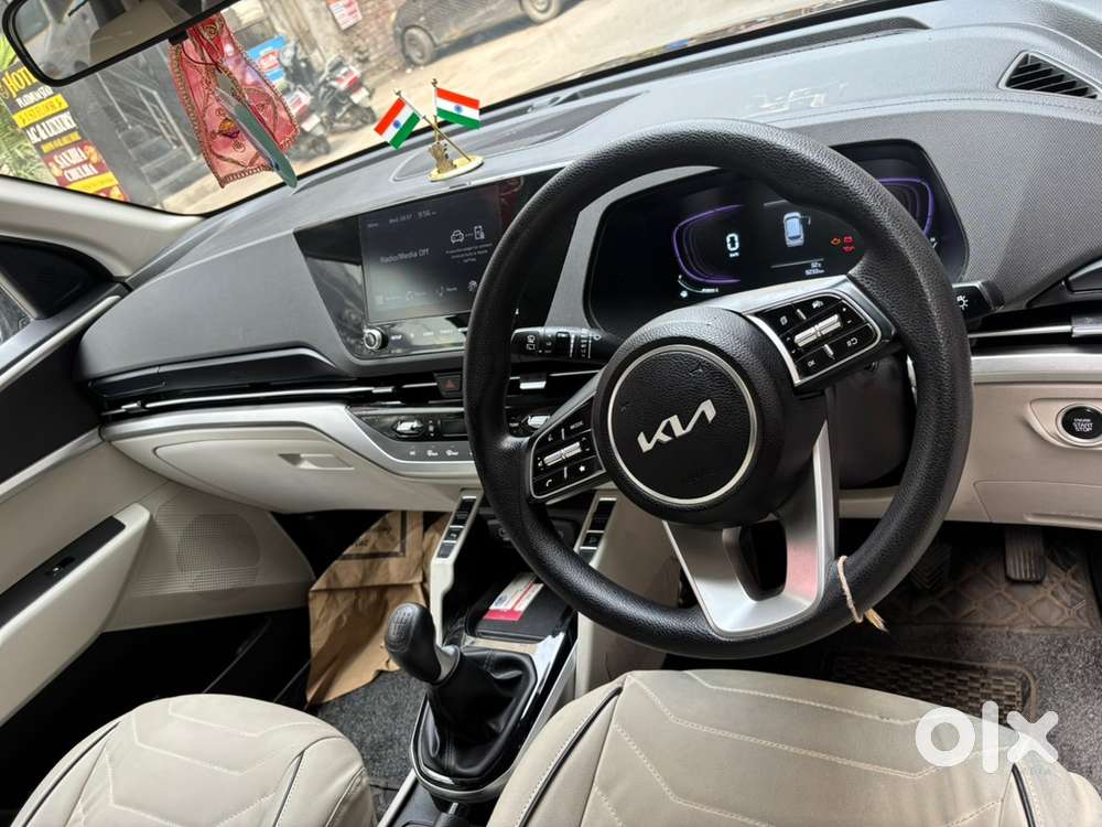 Kia Carens Petrol 2023