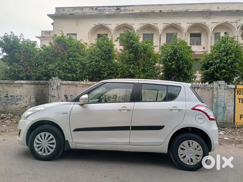 Maruti Suzuki Swift Vxi + Manual, 2014, Petrol