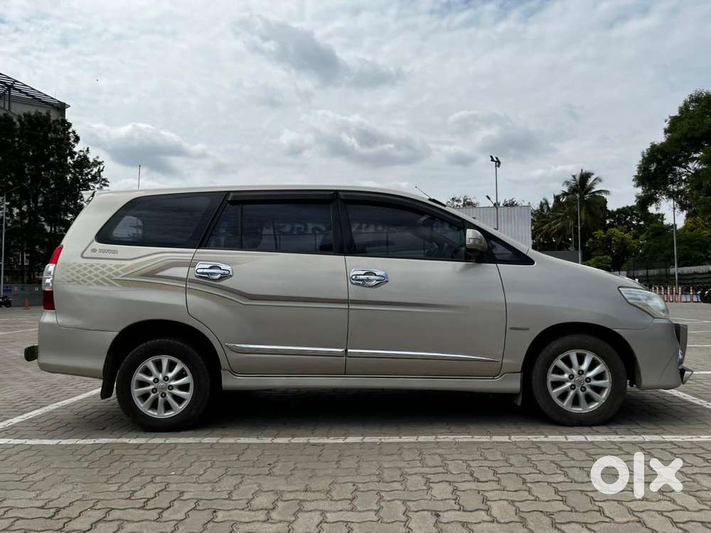Toyota Innova Z 2015