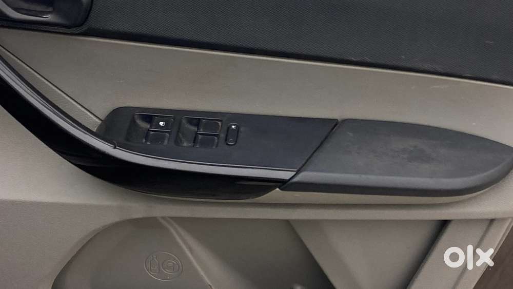 Tata Tiago 1.2 Revotron Xt, 2017, Petrol