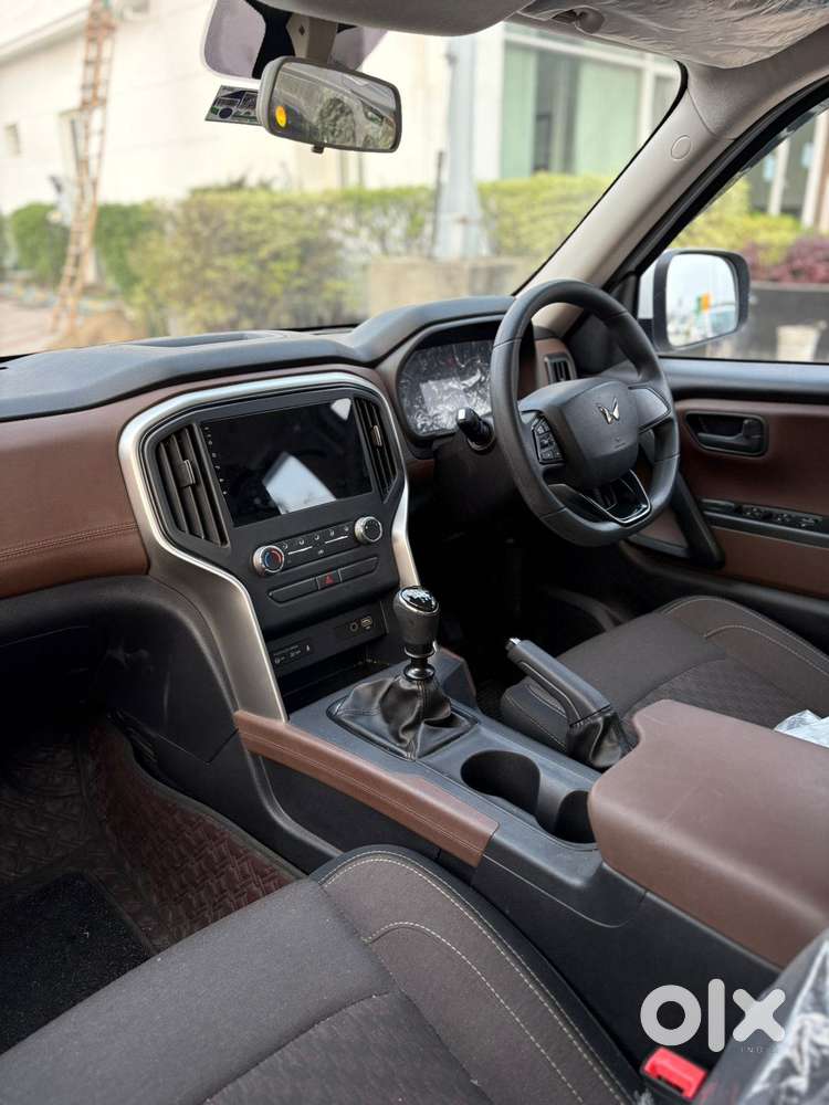 Mahindra Scorpio N Z2 Diesel Mt 7 Str, 2025, Diesel