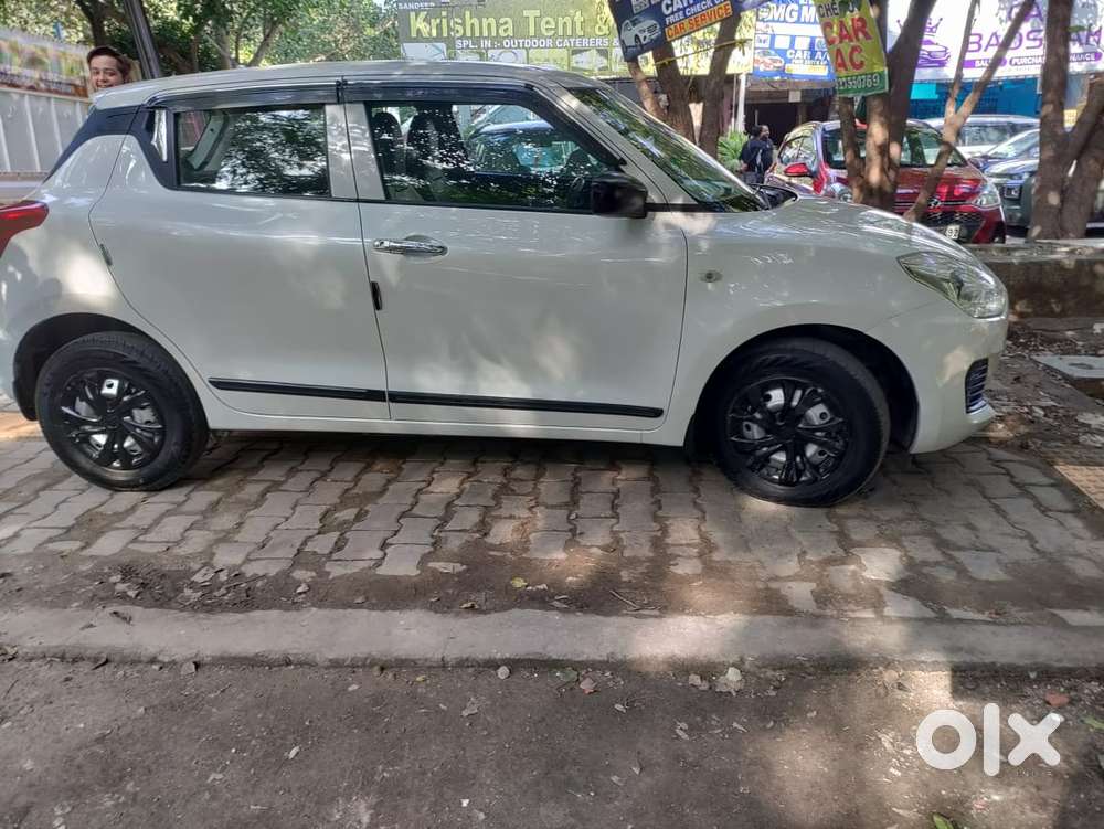 Maruti Suzuki Swift 1.2 Lxi (o), 2022, Petrol