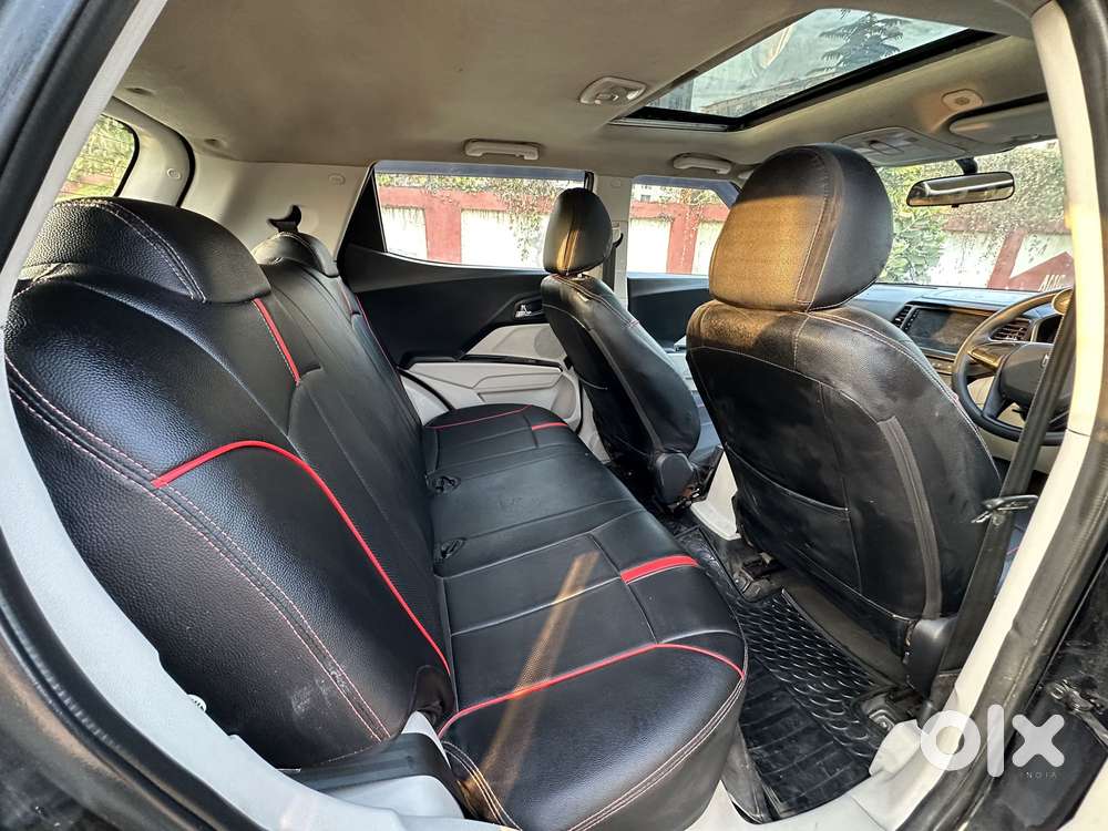 Mahindra Xuv300 W4, 2023, Petrol