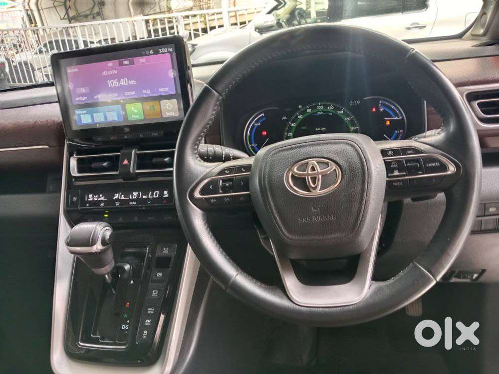 Toyota Innova Hycross, 2023, Petrol
