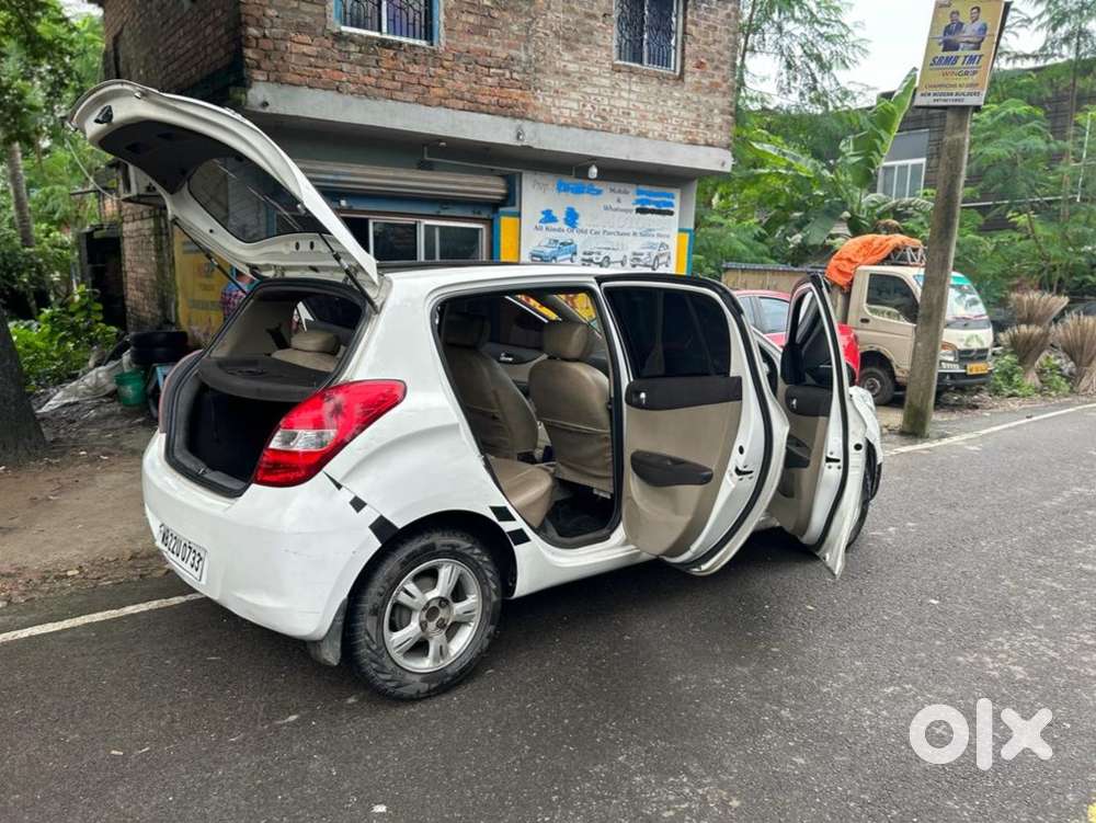 Hyundai I20 Sportz At 1.4, 2012, Petrol