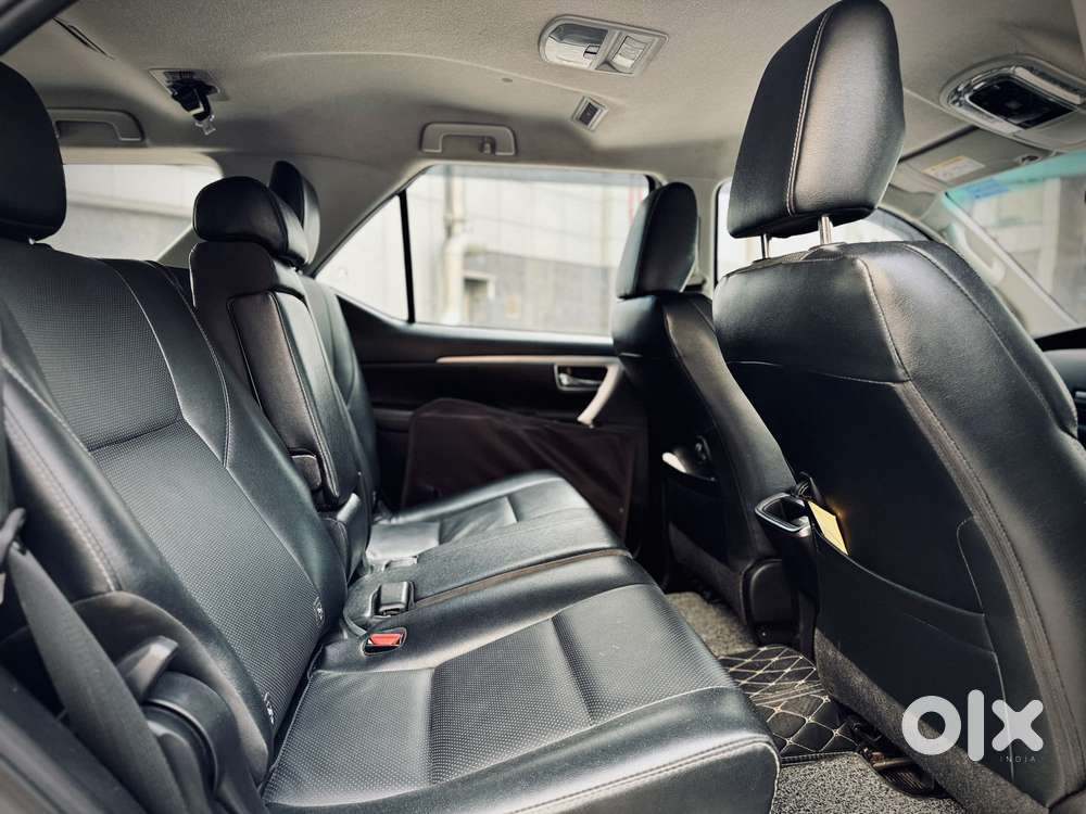 Toyota Fortuner 4x2 At 2.7 Petrol, 2022, Petrol