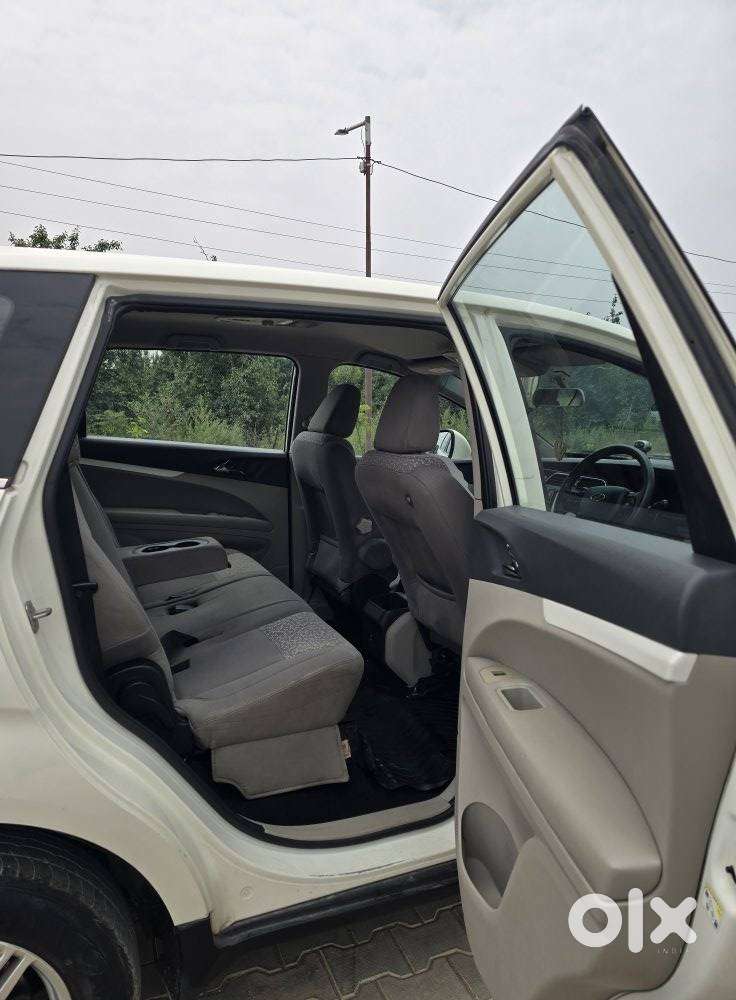 Mahindra Marazzo M6 8str, 2019, Diesel