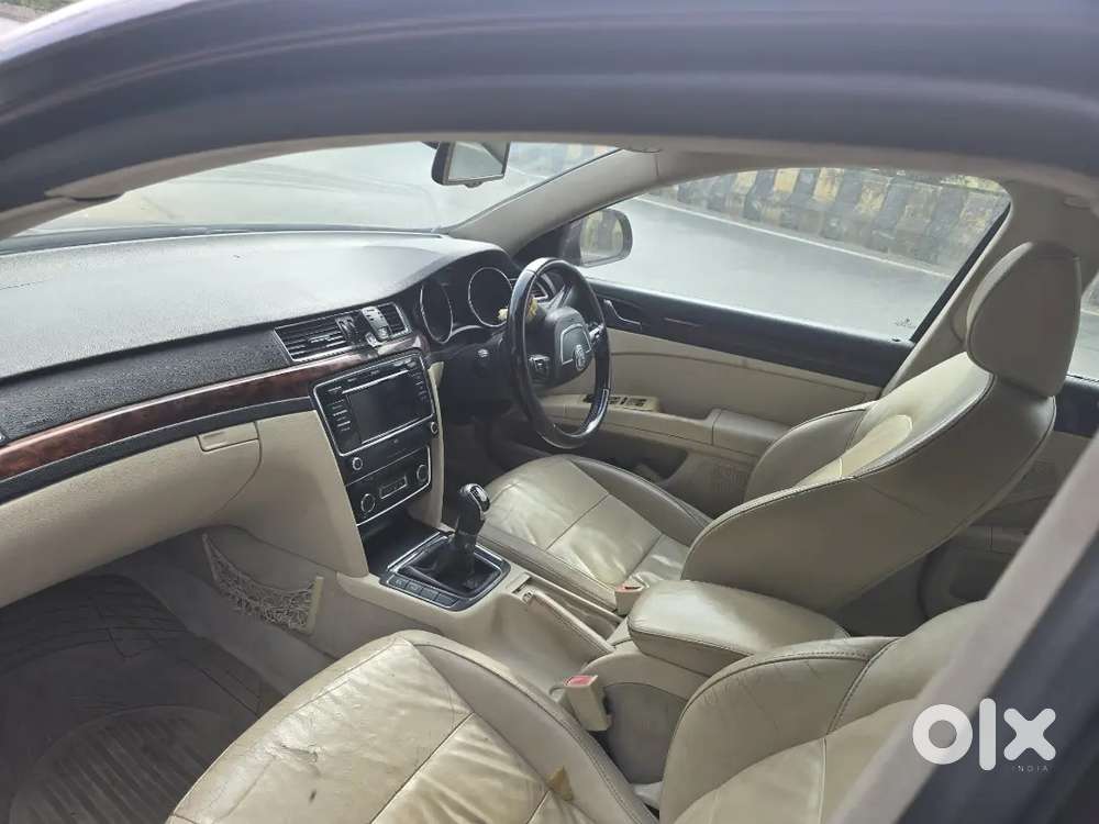 Skoda Superb 2011 Petrol Mt