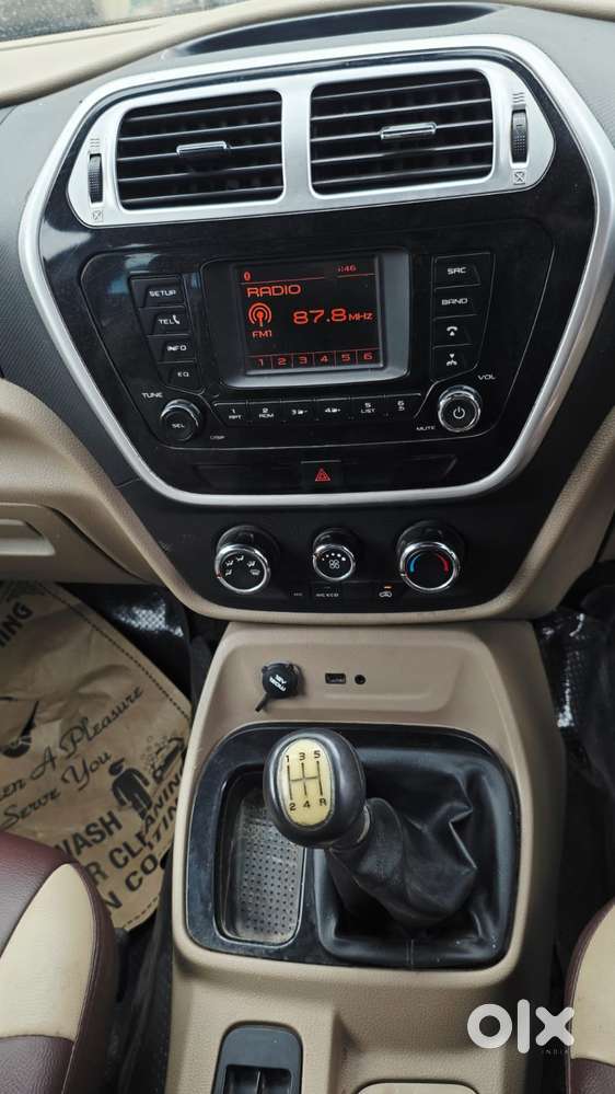 Mahindra Tuv 300 T8, 2016, Diesel