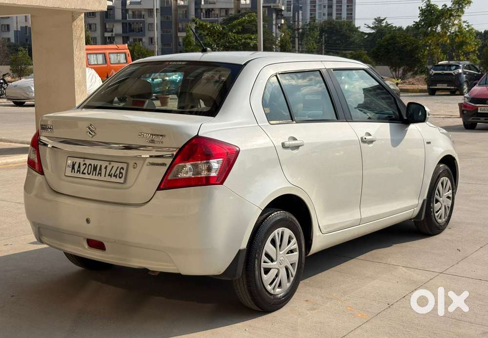 Maruti Suzuki Dzire 1.2 Vxi Amt, 2015, Petrol